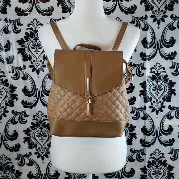 Convertible Backpack - Picture 6 of 7